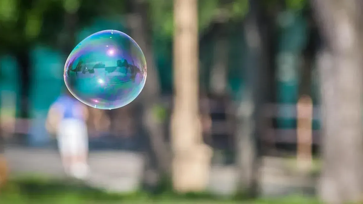 Афиша трансляции Мыльные пузыри рассказывают историю Вселенной