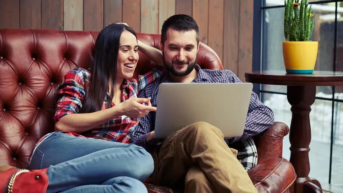 Афиша трансляции Руслан Усачев рассказывает, как зарабатывать на видеоблоге