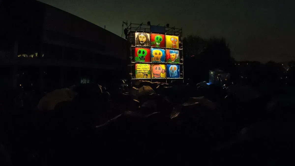 Афиша трансляции "Музеон" начал летний сезон с "Чистого листа" Люка Амороса