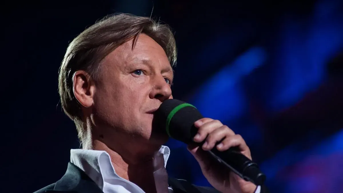 Афиша трансляции Дмитрий Харатьян провел географический диктант в МГУ