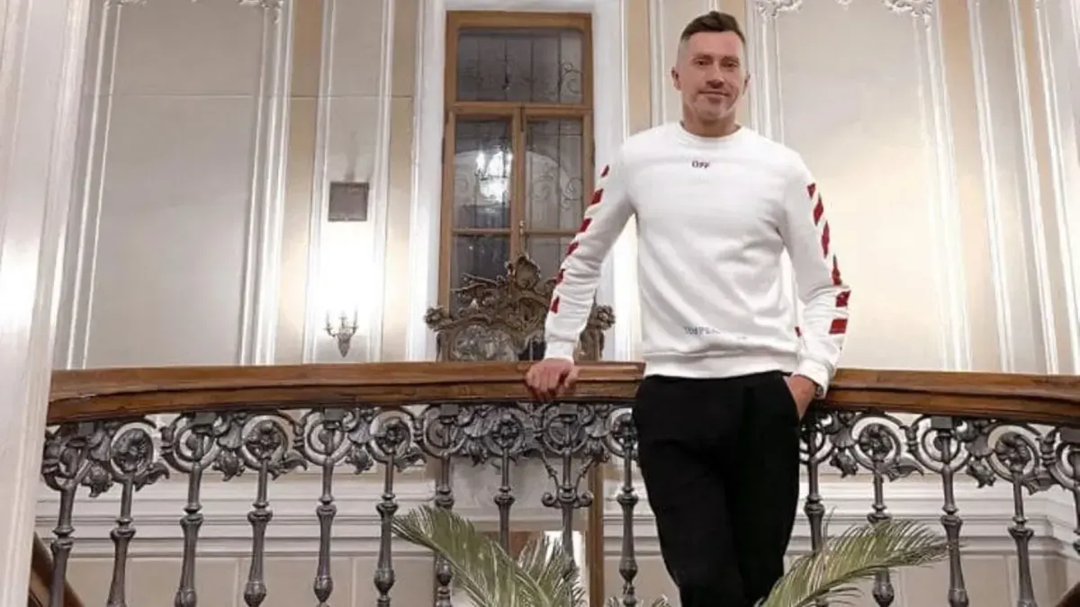 Афиша трансляции Экскурсия Виталия Калашникова по Библиотеке-читальне Пушкина