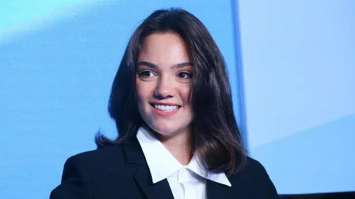 Афиша трансляции Беседа с Евгенией Медведевой на форуме колледжей