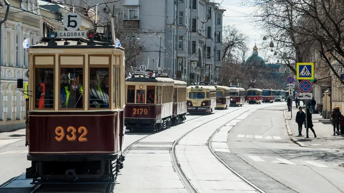 Афиша трансляции Уникальные модели транспорта на параде трамваев