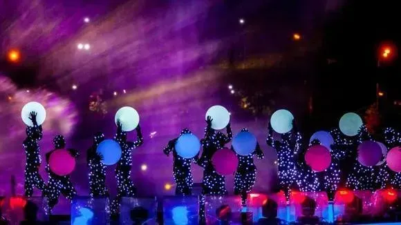 Афиша трансляции Световое шоу "Приключения Алисы" в "Коломенском"