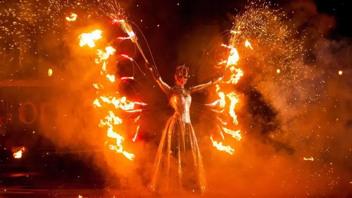 Афиша трансляции Фестиваль уличных театров "Вселенский карнавал огня"