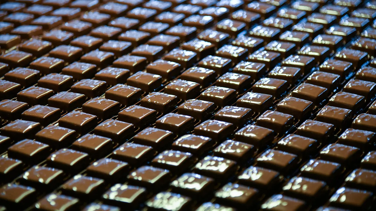 Афиша трансляции Экскурсия по фабрике "Красный Октябрь"