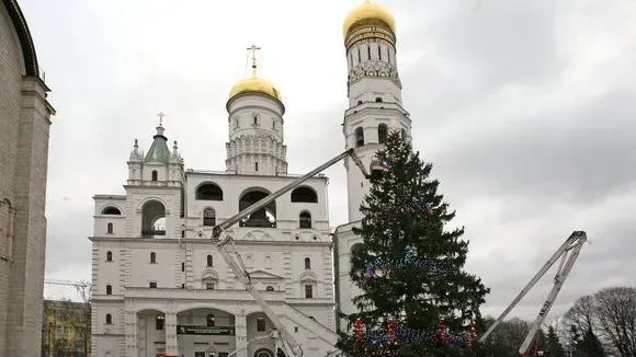 Афиша трансляции Украшение елки на Соборной площади