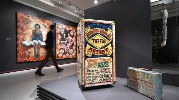 Афиша трансляции Экскурсия в мир татуировки