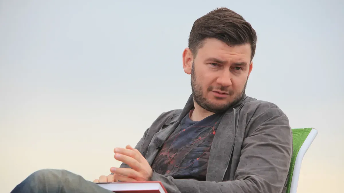 Афиша трансляции Творческая встреча с Дмитрием Глуховским