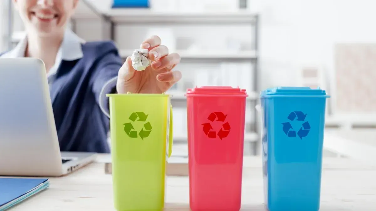 Афиша трансляции Учимся грамотно сортировать отходы. Мастер-класс