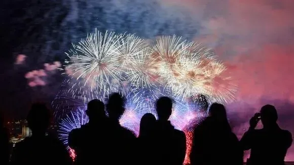 Афиша трансляции Салют в честь Дня защитника Отечества