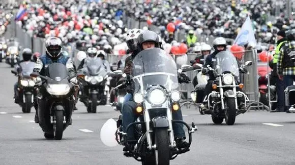 Афиша трансляции Мотопарад в честь закрытия летнего сезона