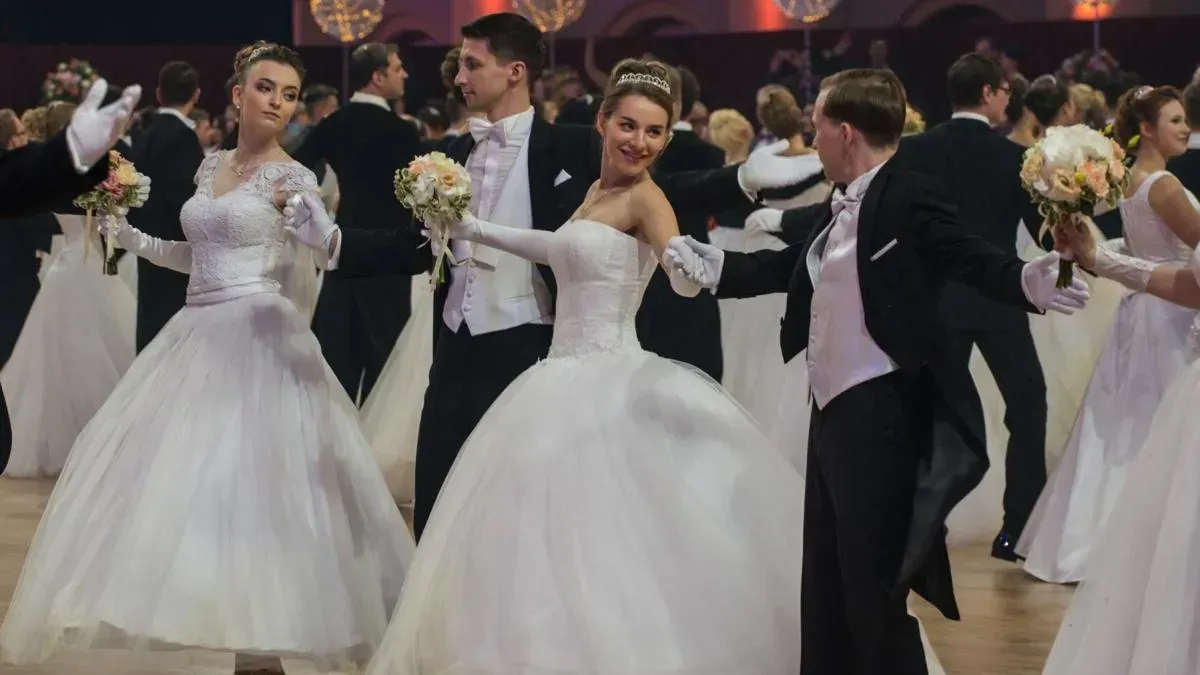 Афиша трансляции Самый массовый вальс в мире