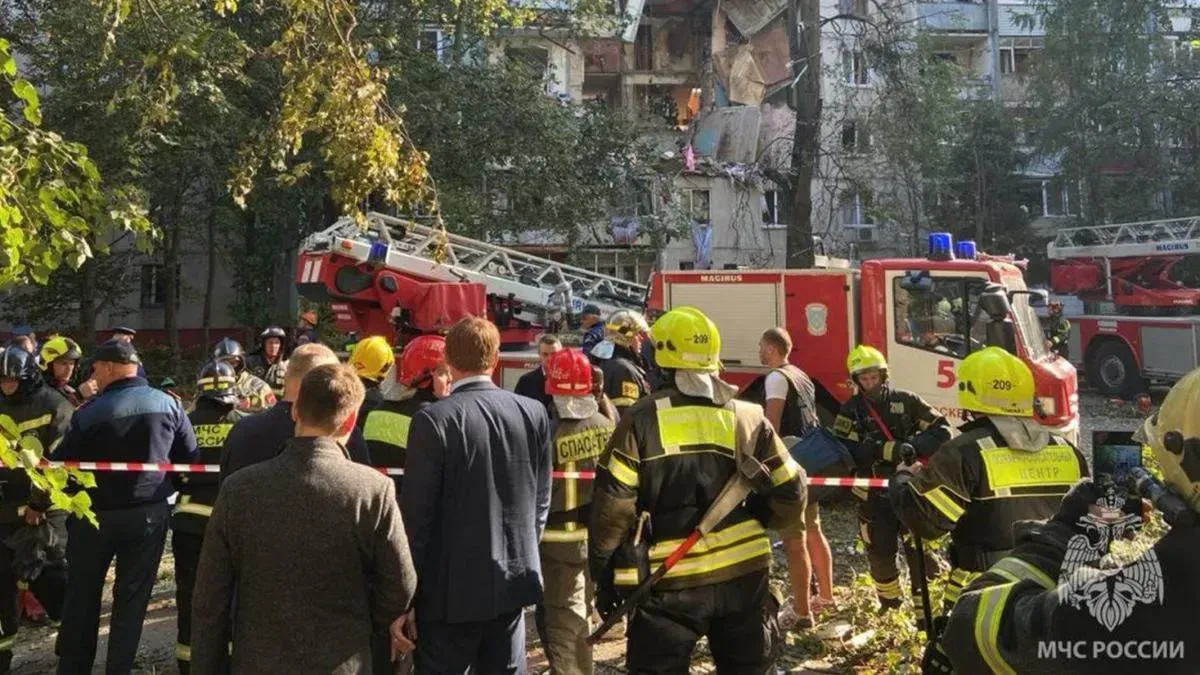 Афиша трансляции Спасатели работают на месте ЧП в Балашихе