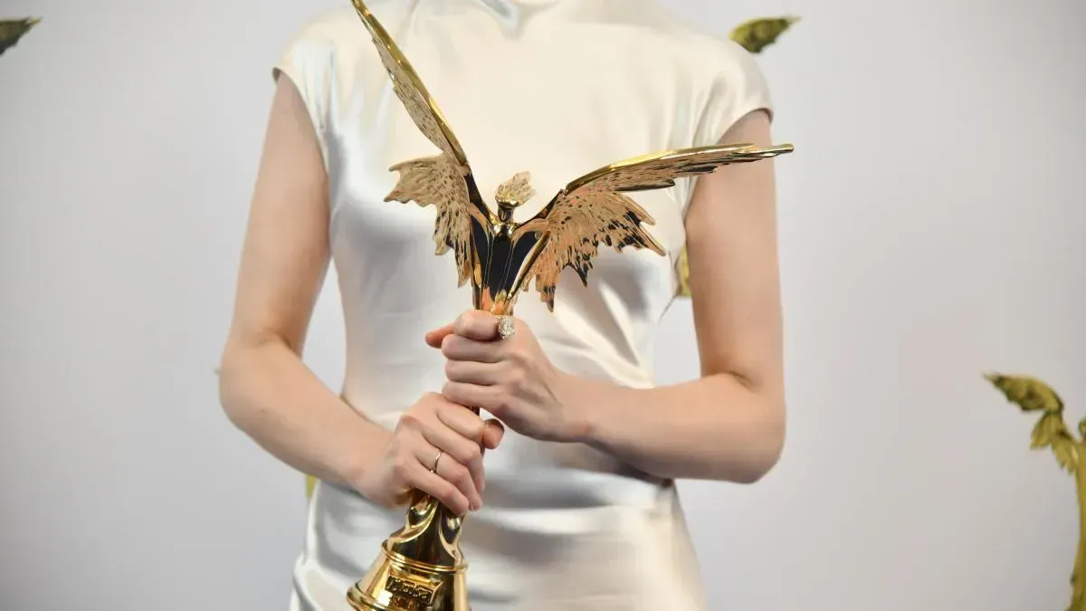 Афиша трансляции Красная ковровая дорожка кинопремии "Ника"