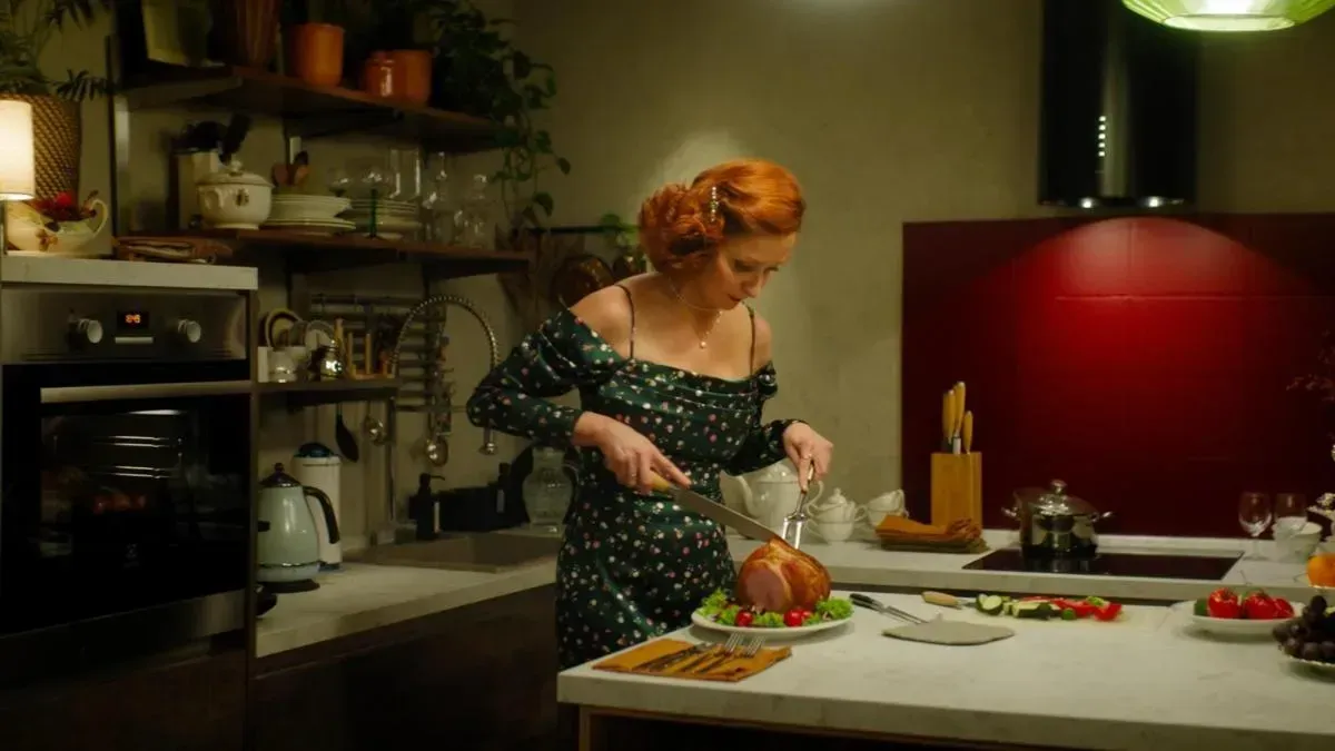 Афиша трансляции Закрытый показ фильма "Неприличные гости"