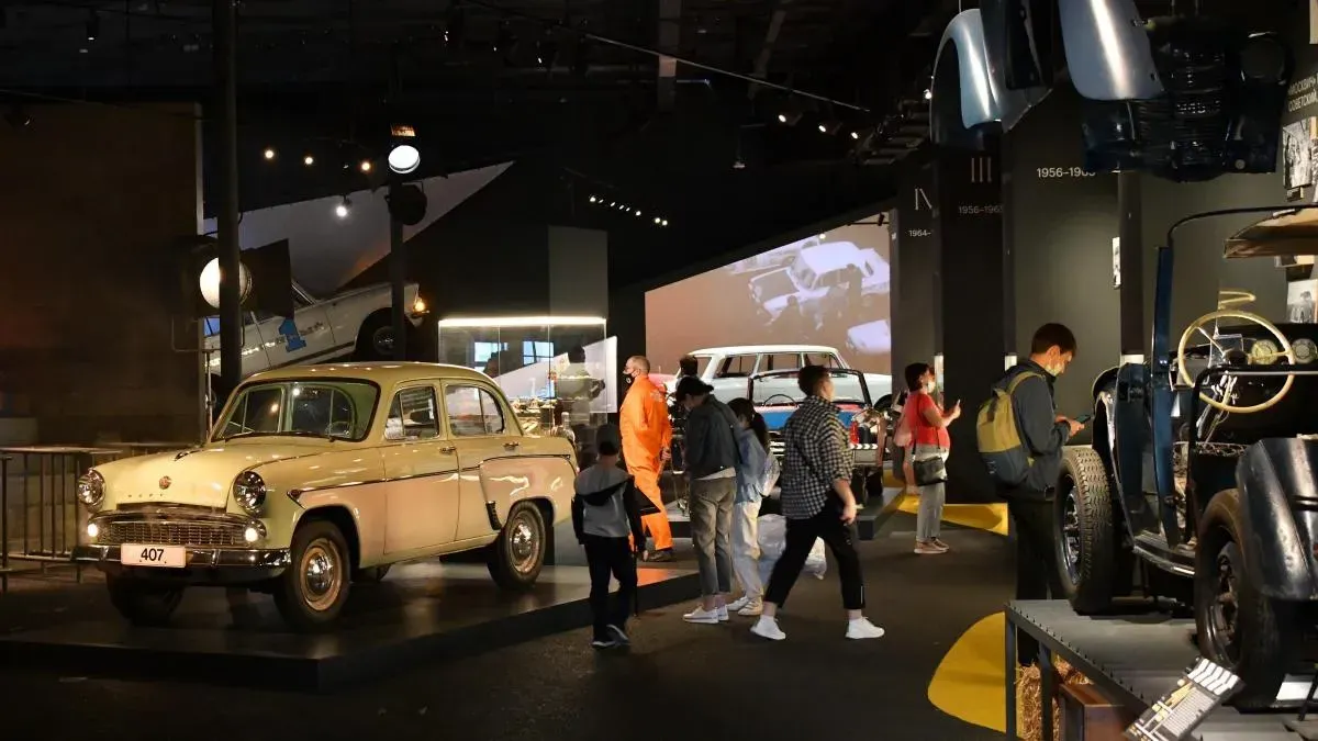 Афиша трансляции Экскурсия по выставке "Мечта москвича"