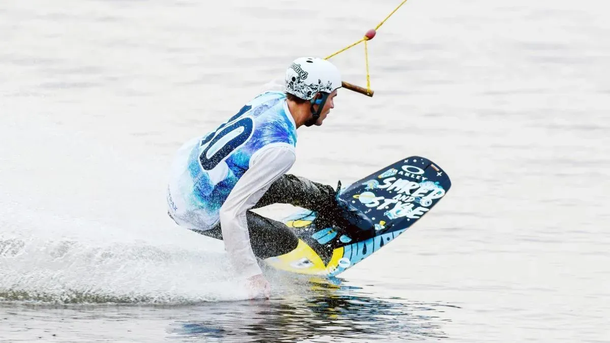 Афиша трансляции Международные соревнования по вейксерфингу