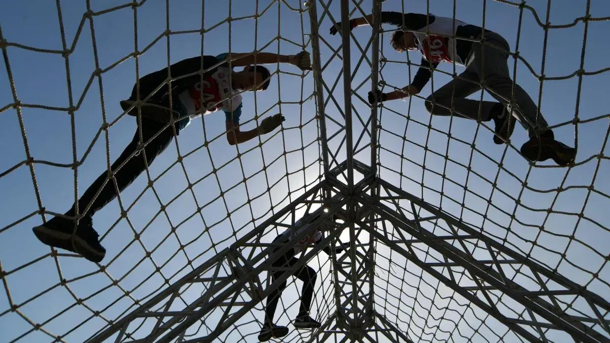 Афиша трансляции "Гонка героев Urban" прошла на Северном речном вокзале