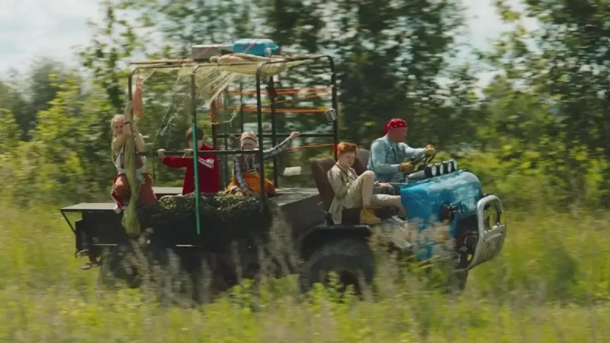 Афиша трансляции Закрытый показ комедии "Иван Семенов: Большой поход"