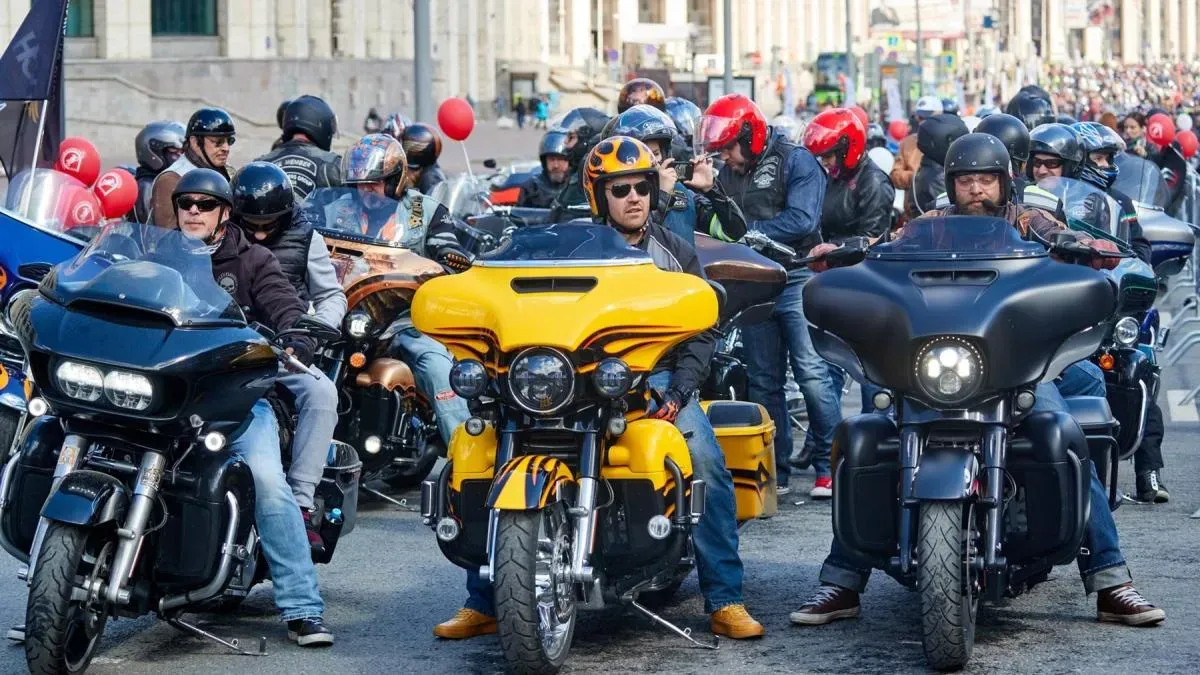 Афиша трансляции Мотопарад в центре столицы