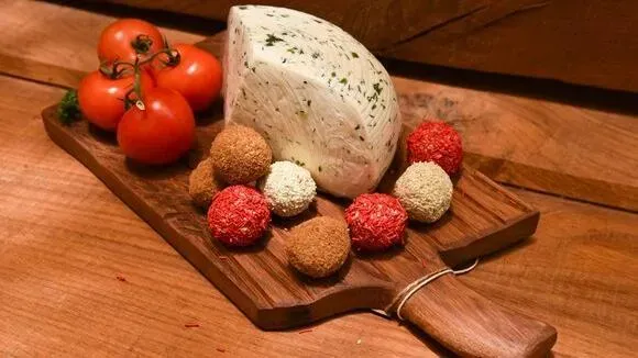 Афиша трансляции Экскурсия на ферму, где делается сыр