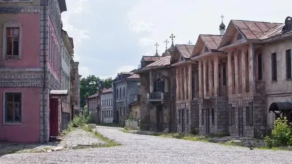 Афиша трансляции Экскурсия по территории киностудии "Мосфильм"