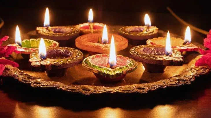 Афиша трансляции Индийский фестиваль огней