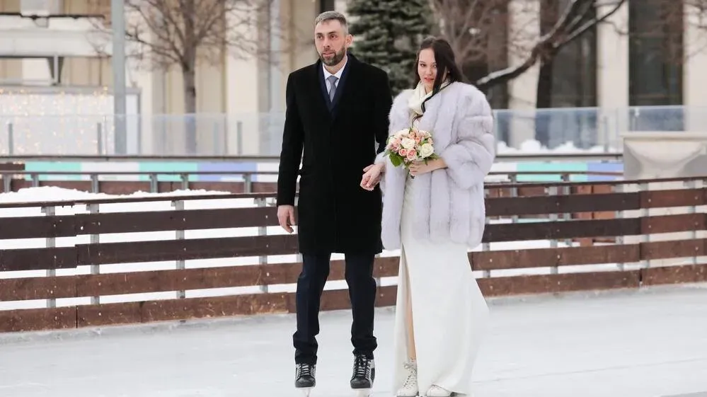 Афиша трансляции Свадьбы на катке ВДНХ