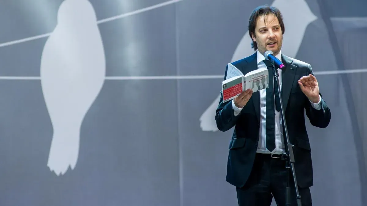 Афиша трансляции Закулисье с Москвой онлайн. Цыпкин и "БеспринцЫпные чтения"