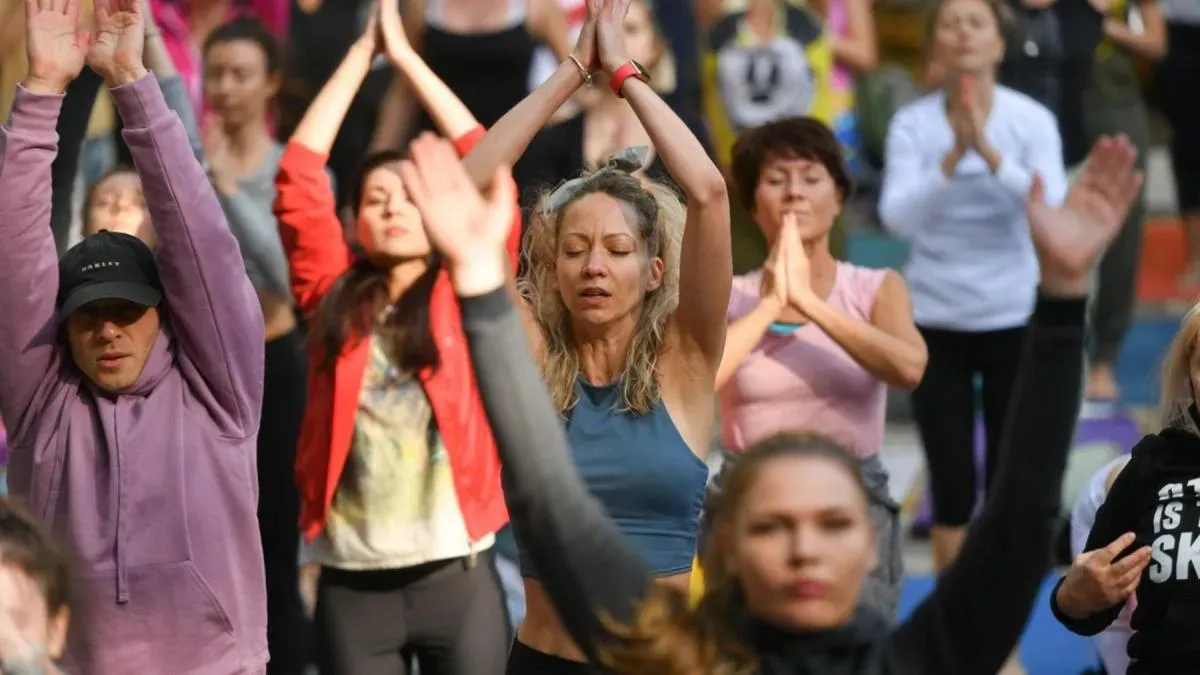 Афиша трансляции Массовая йога в парке "Царицыно"