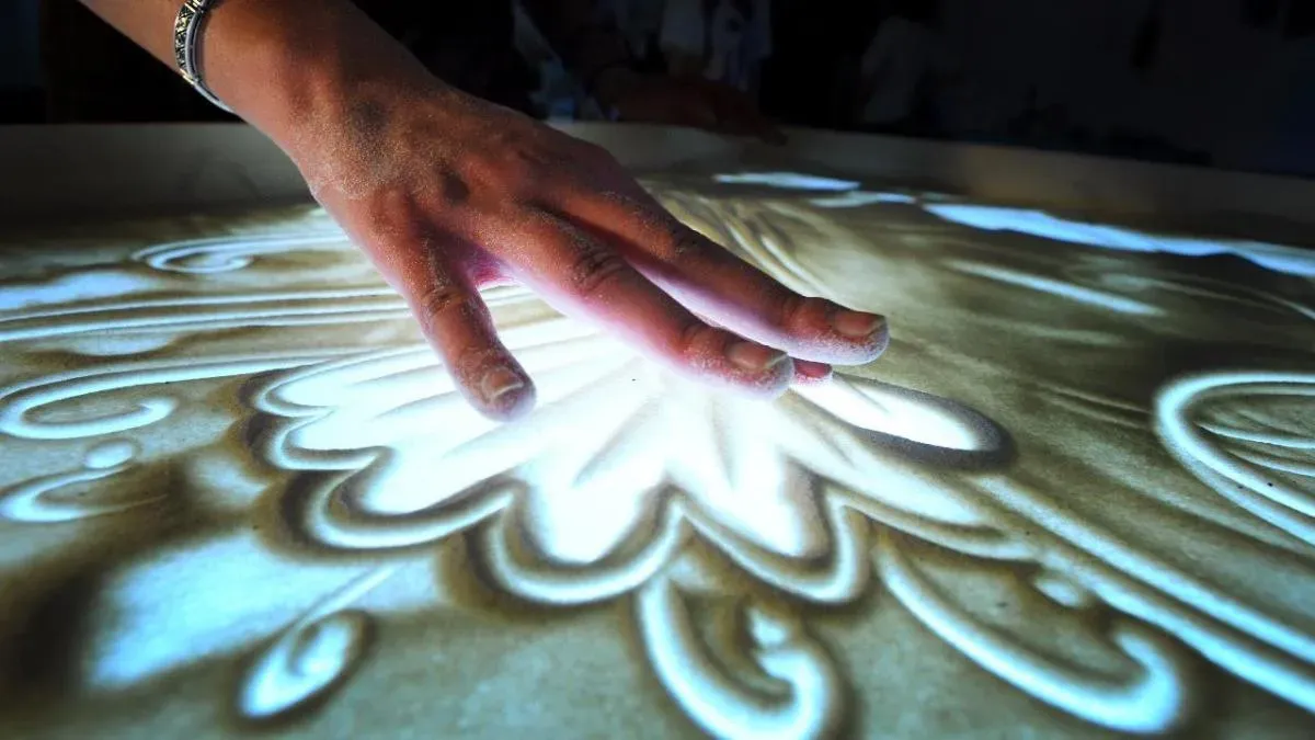 Афиша трансляции Песочные картины Шагала оживают под Рахманинова