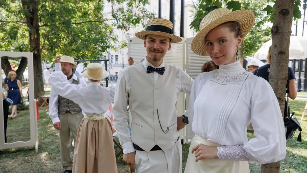 Афиша трансляции "Городская дача" в усадьбе "Измайлово"