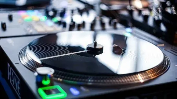 Афиша трансляции TVоя Москва.YOUниоры: как заявить о своем таланте в соцсетях