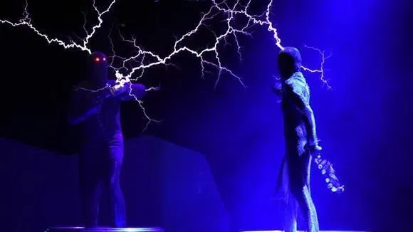 Афиша трансляции TVоя Москва.YOUниоры: как вести научно-популярные влоги