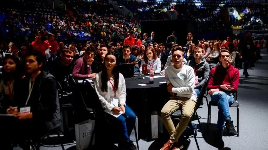 Афиша трансляции Церемония вручения премии "Прорыв года"