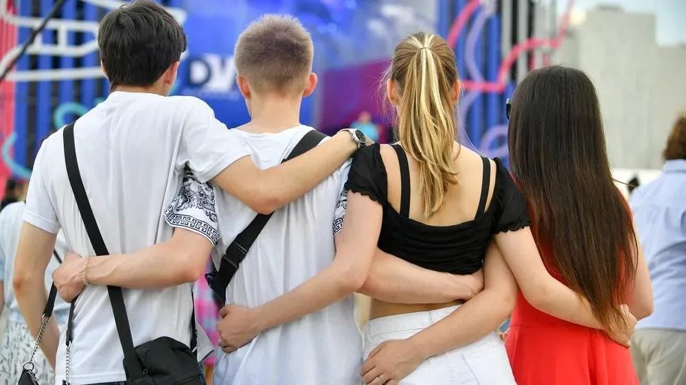 Афиша трансляции День молодежи на Болотной площади