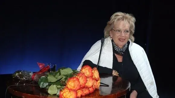 Афиша трансляции Прощание с Галиной Волчек