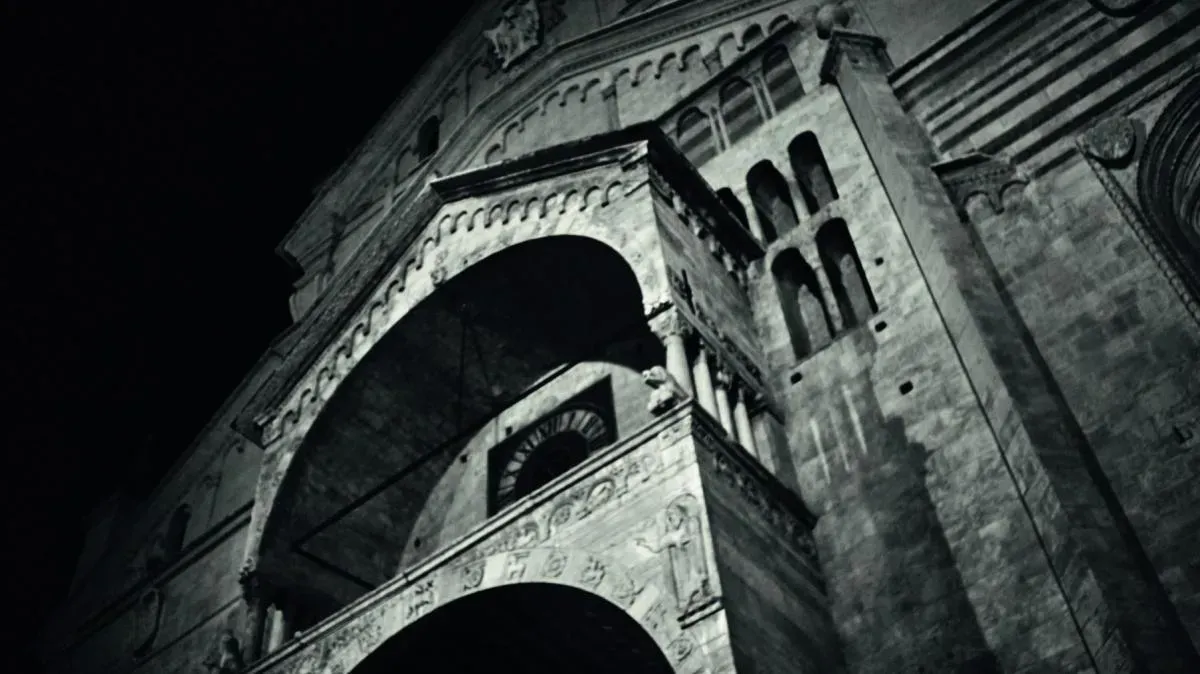 Афиша трансляции Экскурсия по выставке Паоло Роверси "Календарь Pirelli 2020"