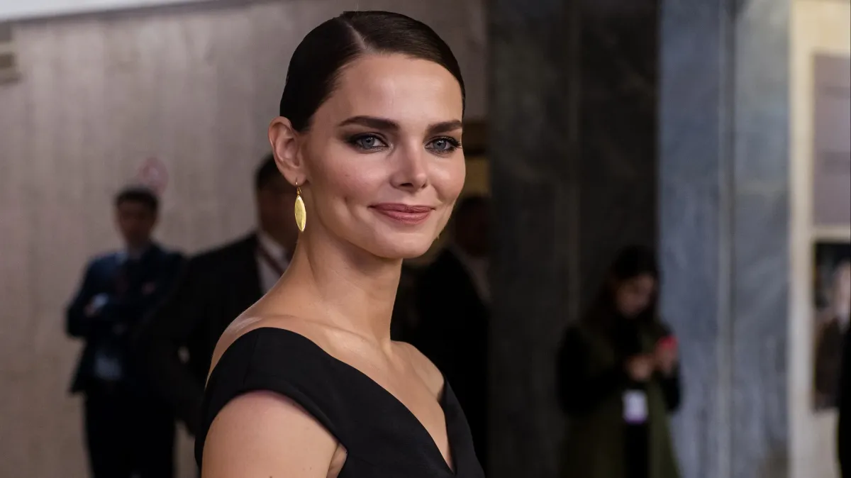 Афиша трансляции Творческая встреча с актрисой Елизаветой Боярской