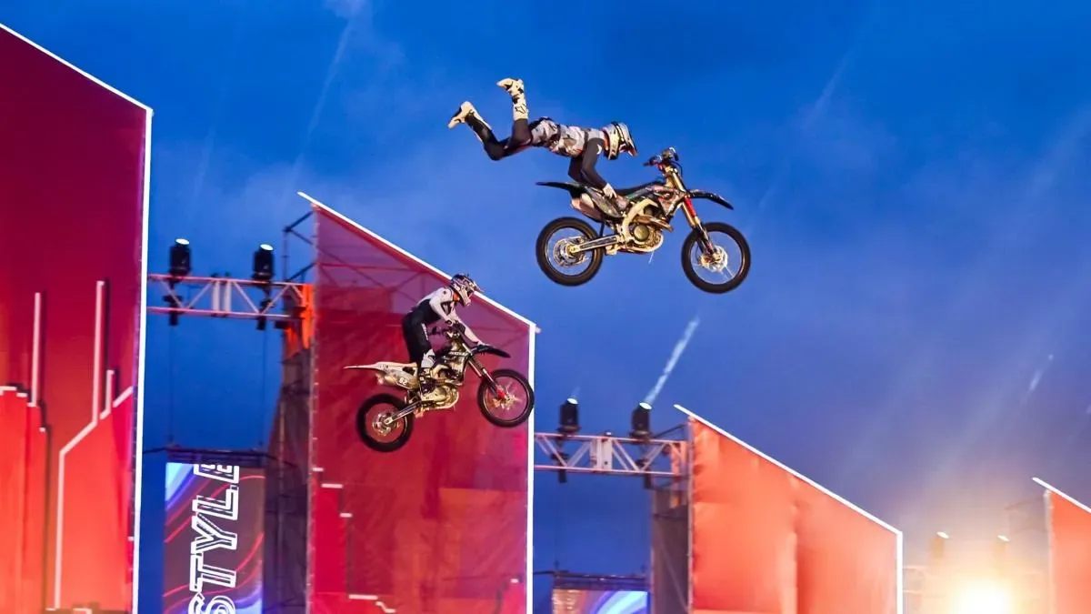 Афиша трансляции Выступления экстремалов на фестивале "Прорыв"