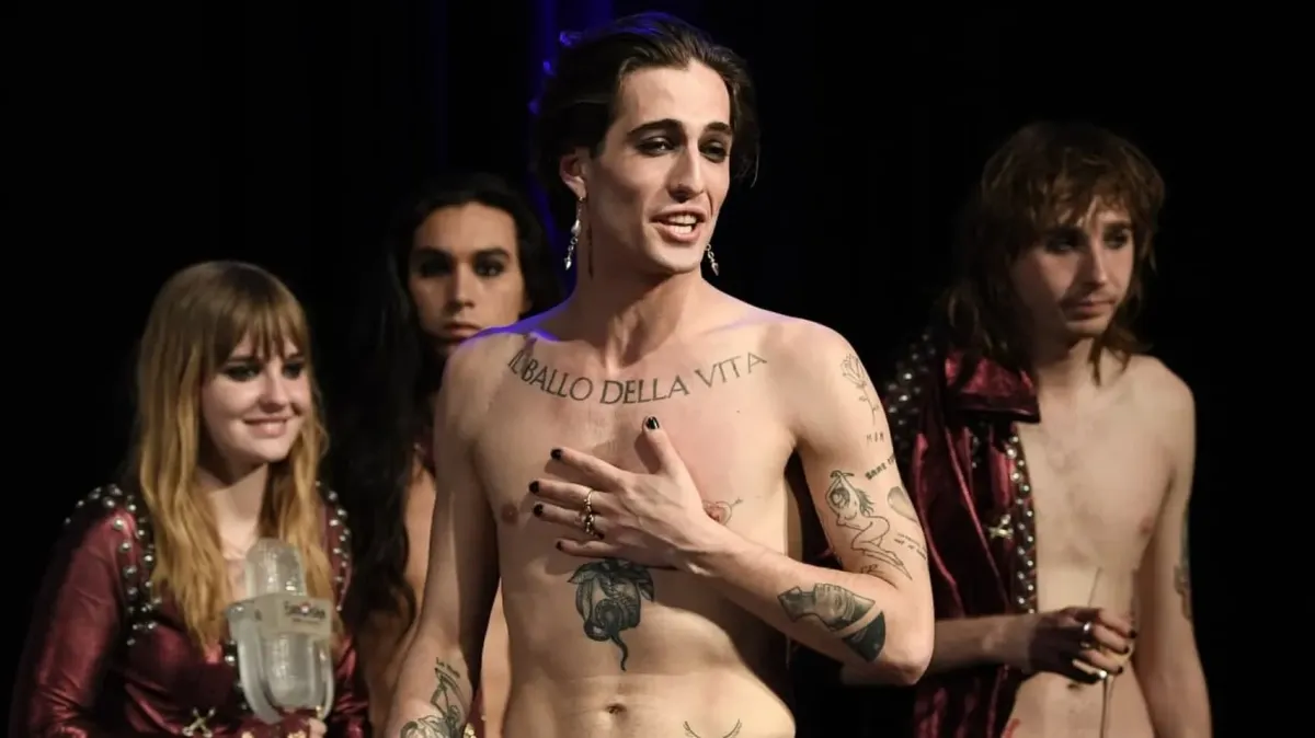 Афиша трансляции Группа Måneskin встретилась с поклонниками в Парке Горького