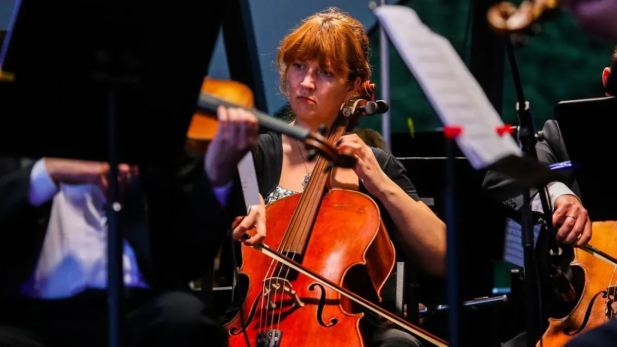 Афиша трансляции "Опера без границ" на Театральной площади