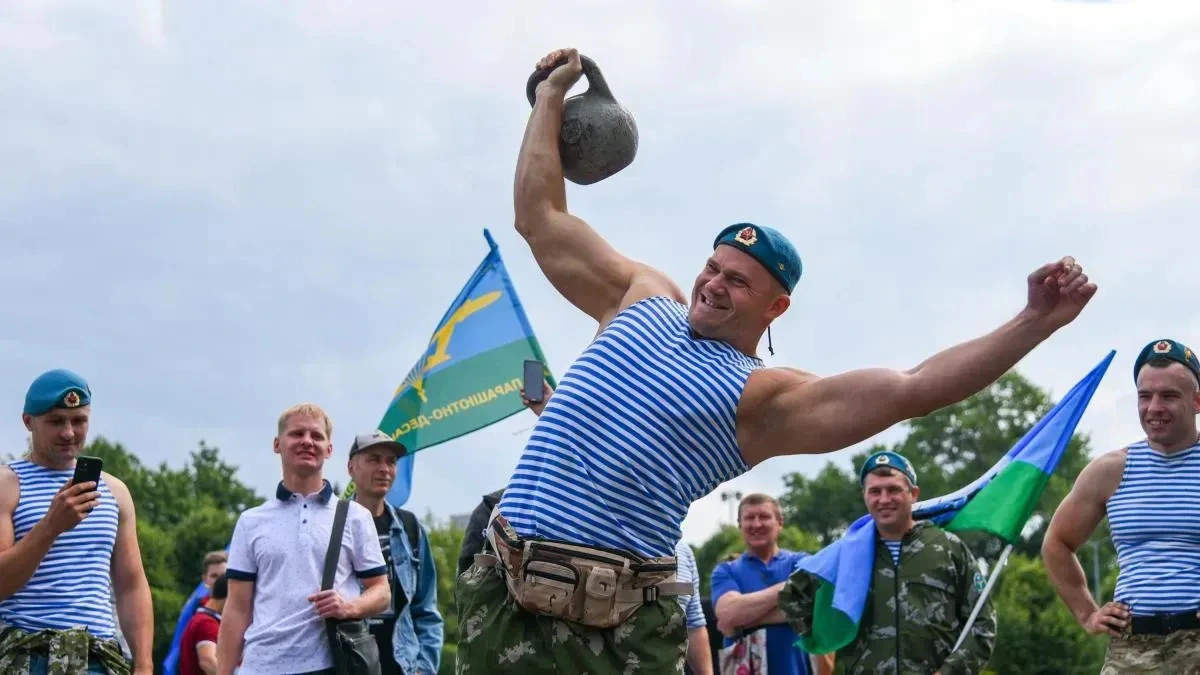 Афиша трансляции Десантники отдыхают в Парке Горького