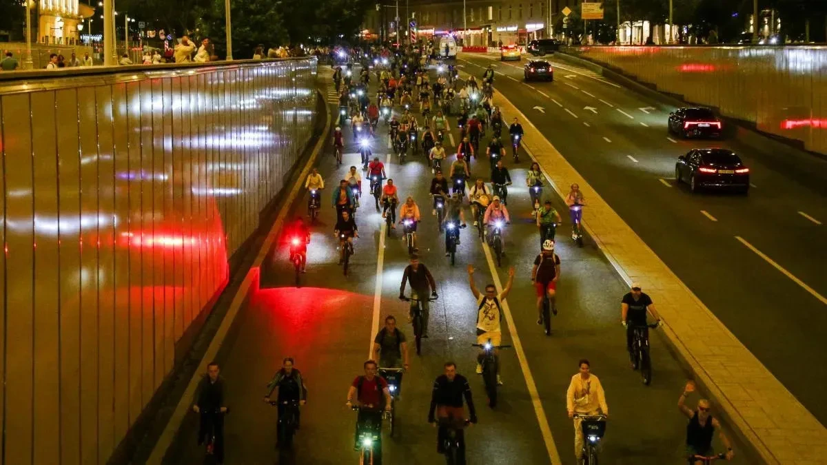 Афиша трансляции Второй Ночной велофестиваль