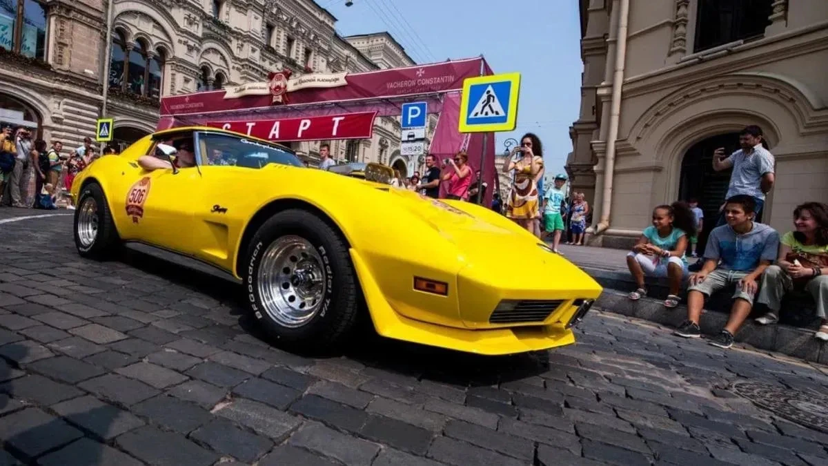 Афиша трансляции ГУМ-авторалли "Большая прогулка"