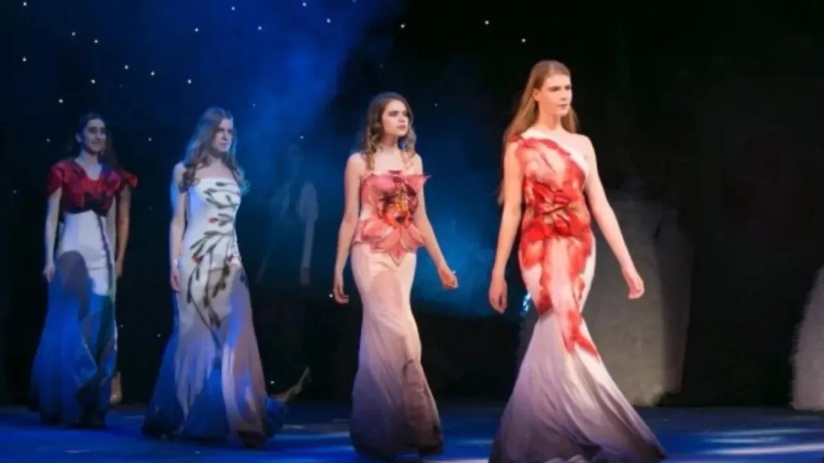 Афиша трансляции Модный показ молодых модельеров