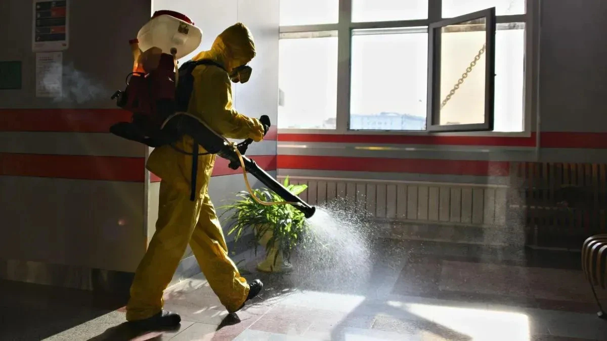 Афиша трансляции Как проходит дезинфекция Казанского вокзала