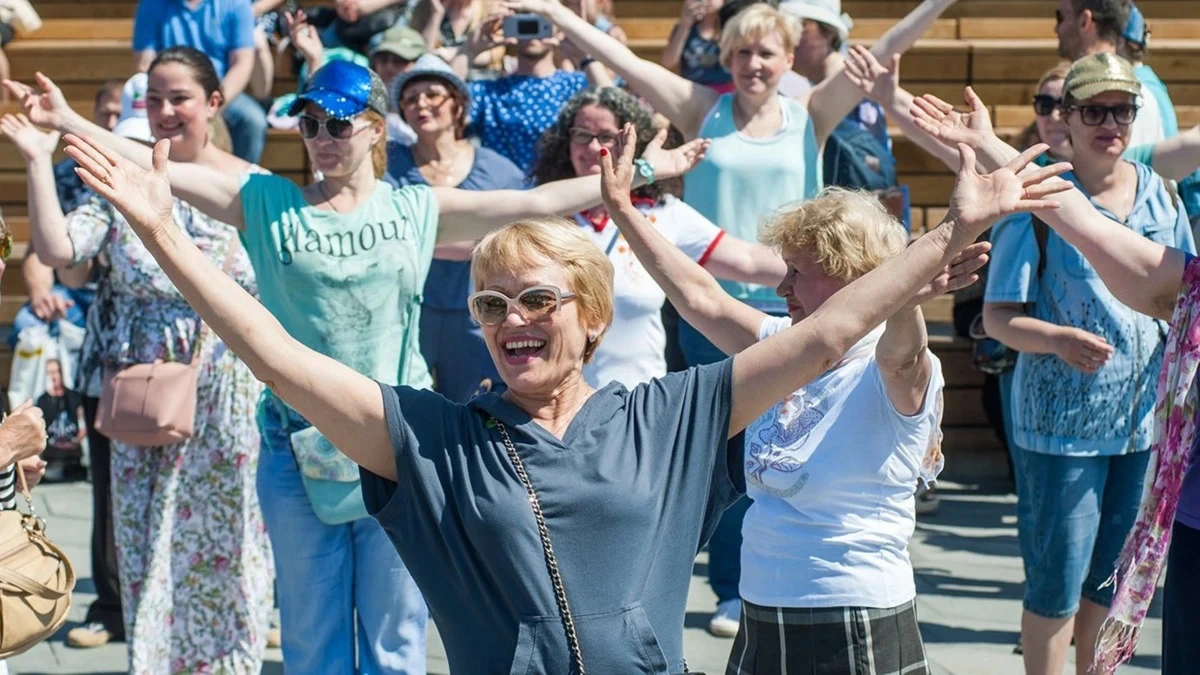 Афиша трансляции Массовая танцевальная тренировка в парке "Зарядье"