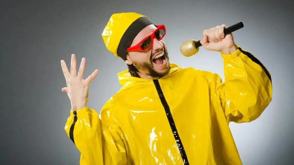 Афиша трансляции Жизненную хип-хоп поэму Дороты Масловской "Другие люди"